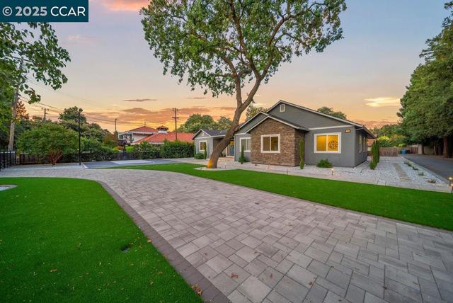 100 Alderwood Rd, Walnut Creek CA: https://media.crmls.org/mediaz/0f2417da-b030-4c8f-a5c6-1f7829358ad1.jpg