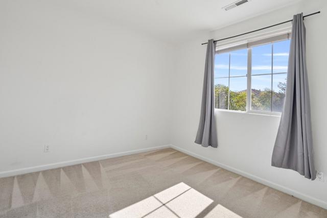 1101 Freedom Drive, Hollister CA: https://media.crmls.org/mediaz/0f24a831-65fe-4b8e-a8a8-b6a052b9080a.jpg