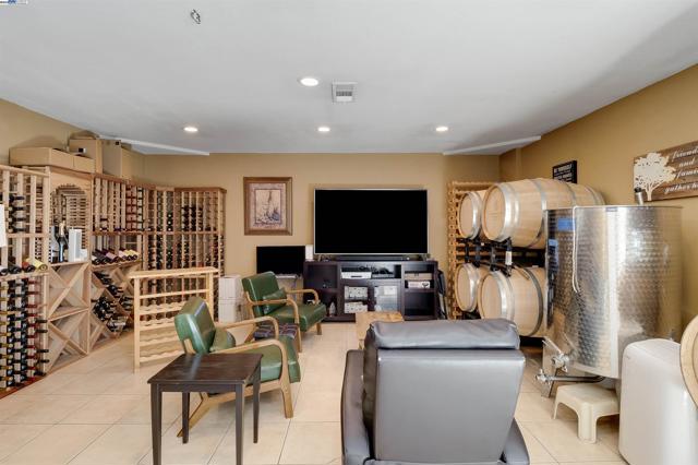 3454 Halifax Way, Concord CA: https://media.crmls.org/mediaz/0f24d5a4-5b95-4b8a-bfcd-55555a20cc4d.jpg