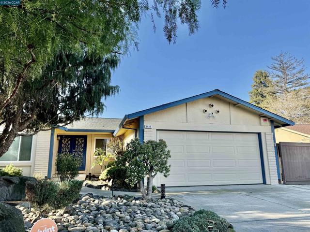 2132 Misty Ct, Pittsburg CA: https://media.crmls.org/mediaz/0f251000-761c-40d2-8485-bc277a0f7bf2.jpg
