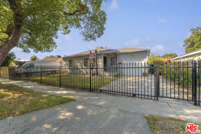 8056 Wakefield Avenue, Panorama City CA: https://media.crmls.org/mediaz/0f254307-83e5-4f8c-8ad1-251a20a14eb1.jpg