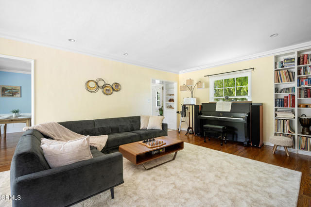 Detail Gallery Image 8 of 45 For 2175 Las Lunas St, Pasadena,  CA  - 3 Beds | 2 Baths