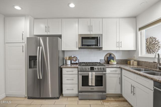 2515 Harbor Boulevard, Ventura CA: https://media.crmls.org/mediaz/0f25cacc-ade8-4635-b6a7-4ad9baa1d597.jpg