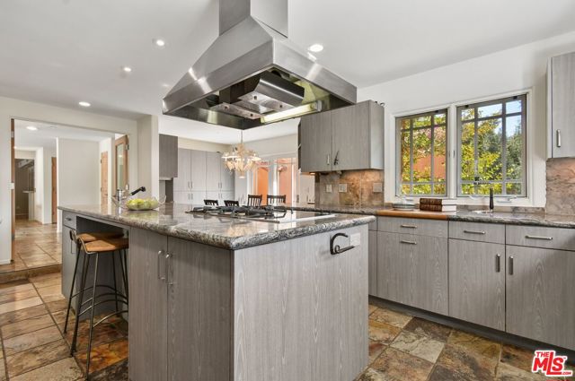 4734 Louise Avenue photo 30