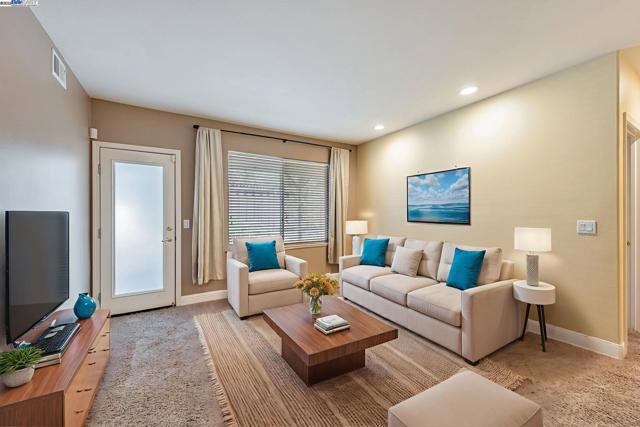 2578 Ridge Crest Ct., Castro Valley CA: https://media.crmls.org/mediaz/0f260fbf-793b-47fe-97d6-a25315ebbbe0.jpg