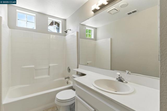 305 Daybreak Court, San Ramon CA: https://media.crmls.org/mediaz/0f264645-534d-437f-8519-e9cb2b6b867d.jpg