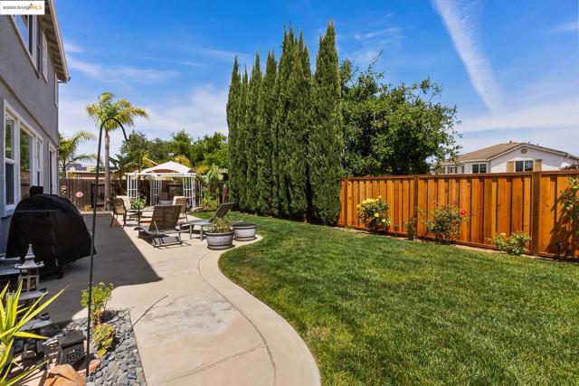 150 Ridge Crest Ct, Oakley CA: https://media.crmls.org/mediaz/0f26b232-1a59-46bf-8342-105d923b32d4.jpg