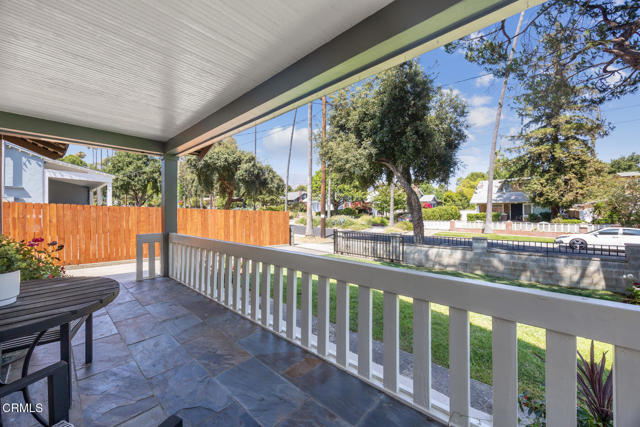 975 N Mentor Avenue, Pasadena CA: https://media.crmls.org/mediaz/0f277c8b-5948-48fb-9803-96ebb4164edc.jpg