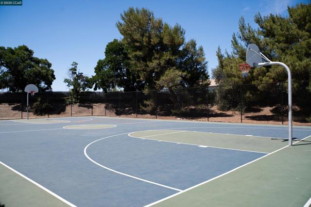 1821 Paseo Laguna Seco, Livermore CA: https://media.crmls.org/mediaz/0f285284-360a-4a77-a363-04cbe05a422c.jpg