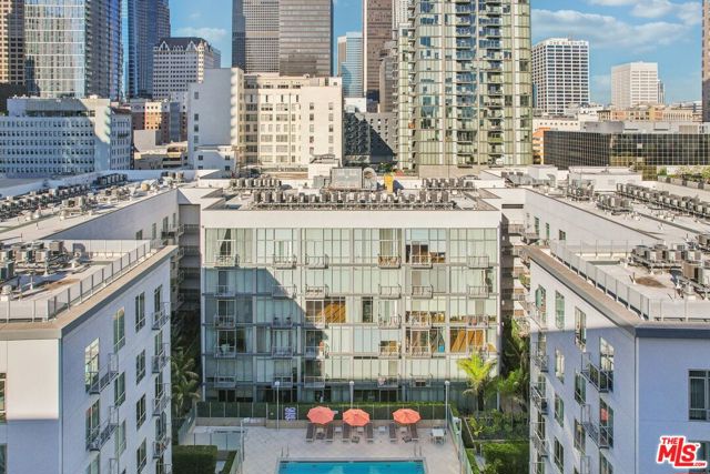 645 W 9th Street, Los Angeles CA: https://media.crmls.org/mediaz/0f2864b6-dff2-4bf1-972c-ce63332de699.jpg