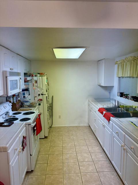 6767 Peterson Road, 29 Palms CA: https://media.crmls.org/mediaz/0f28b4e5-de5a-4b6e-b2f1-c48b9190bffd.jpg