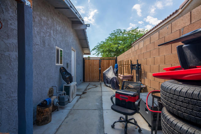 13576 La Mesa Drive, Desert Hot Springs CA: https://media.crmls.org/mediaz/0f292178-ccf6-42ac-bae9-4e8fd3ebe992.jpg