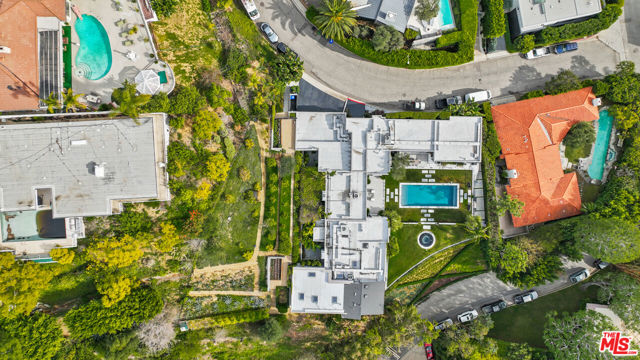 1457 Blue Jay Way, Los Angeles CA: https://media.crmls.org/mediaz/0f29c18e-614a-41a1-a624-c0228e8e194f.jpg
