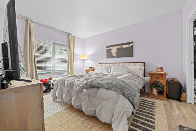 425 W Beech St, San Diego CA: https://media.crmls.org/mediaz/0f2a0527-a418-4056-bdb6-58ca2d703cf8.jpg