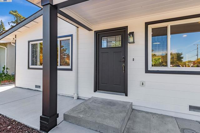 581 Kirk Ave, Sunnyvale CA: https://media.crmls.org/mediaz/0f2a5147-a86d-4516-8c53-1f6341516418.jpg