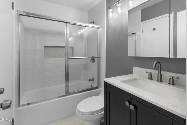 607 White Oak Lane, Newbury Park CA: https://media.crmls.org/mediaz/0f2ab092-50d5-4411-a6cf-f81aac2897a7.jpg