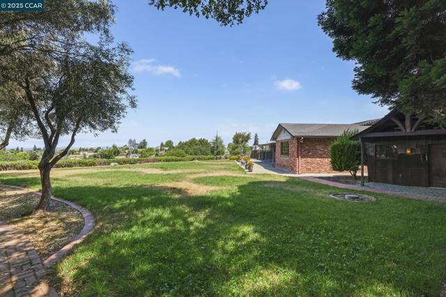 801 Laurel Ct, Rodeo CA: https://media.crmls.org/mediaz/0f2b38d0-8f0f-49a7-a8d5-780fe195f796.jpg