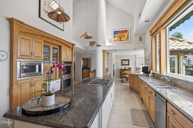 Detail Gallery Image 10 of 75 For 535 Ridgecrest Dr, Santa Paula,  CA 93060 - 3 Beds | 2/1 Baths