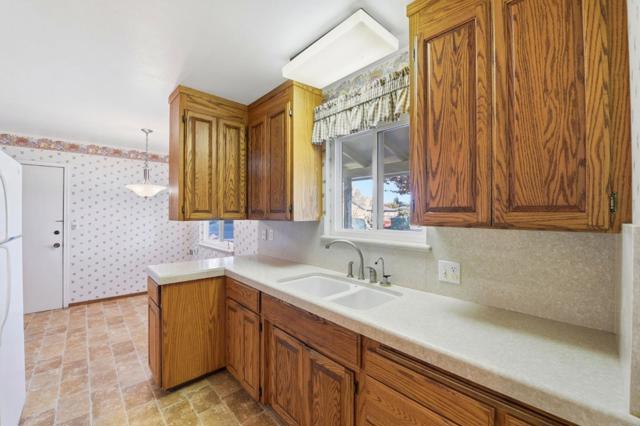 4975 Bel Escou Drive, San Jose CA: https://media.crmls.org/mediaz/0f2ec731-249b-4477-99a8-d56bf8aec3e6.jpg