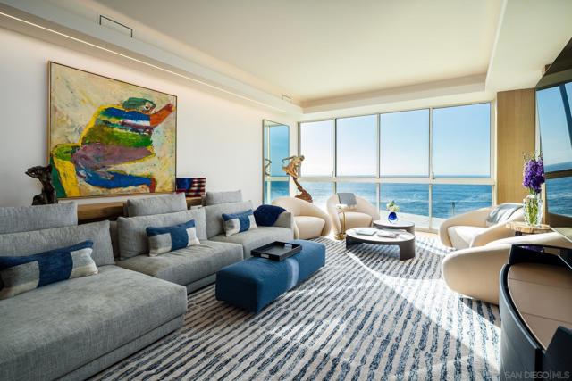 939 Coast Blvd, La Jolla CA: https://media.crmls.org/mediaz/0f2f886b-2a5b-462a-8f35-3eb8a254bae7.jpg