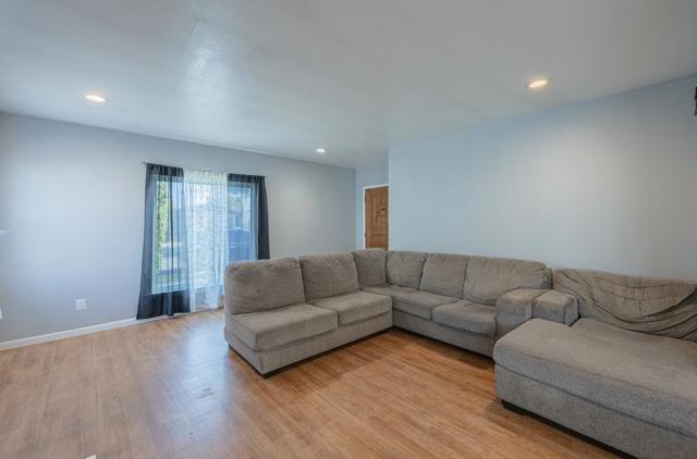121 OAK Street, Salinas CA: https://media.crmls.org/mediaz/0f2fb594-a64a-43a1-a734-82361b5a51e5.jpg