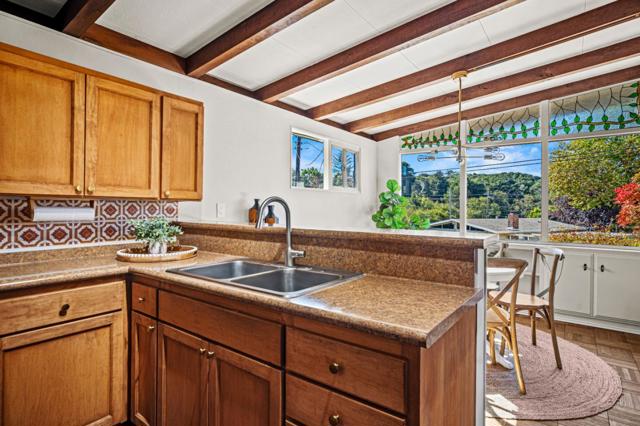 831 Arlington Place, Del Rey Oaks CA: https://media.crmls.org/mediaz/0f3066d1-0f8a-4f3c-b19f-138a022fade9.jpg