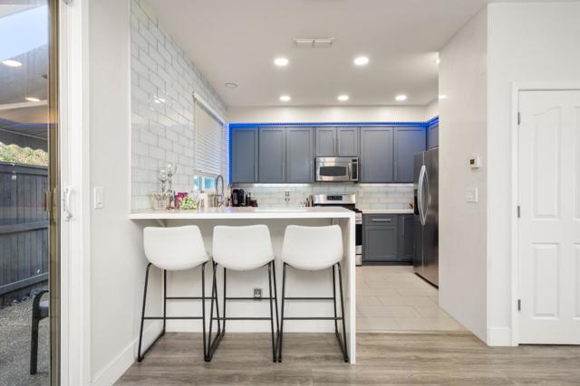 2372 Donner Pass Avenue, Sacramento CA: https://media.crmls.org/mediaz/0f3078fc-004e-46f5-a8ee-f4451158b73d.jpg