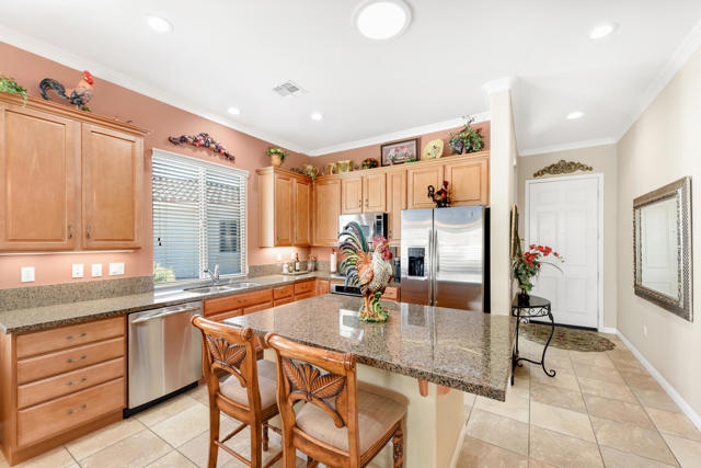 41384 Calle Los Arcos, Indio CA: https://media.crmls.org/mediaz/0f30d625-d88b-4ab1-bd24-383f43c28478.jpg