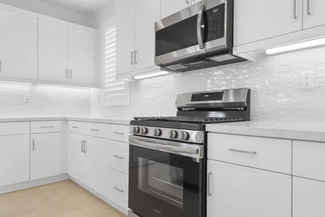 Detail Gallery Image 9 of 40 For 35923 Hinskey St, Palm Desert,  CA 92211 - 3 Beds | 2/1 Baths