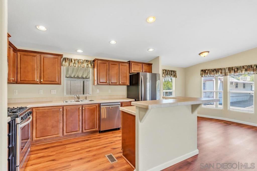 MLS #250039020SD image #8