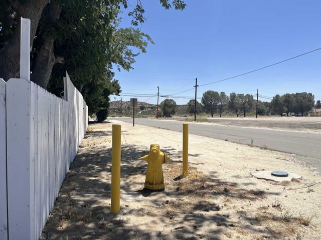 1213 Heber Street, Jacumba CA: https://media.crmls.org/mediaz/0f31832d-6f5d-4a8d-8ec8-b424ed7bf3c1.jpg