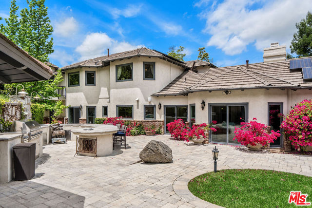 204 Bell Canyon Road, Bell Canyon CA: https://media.crmls.org/mediaz/0f31bb90-7e1e-4bce-8dc7-83bb07029de1.jpg
