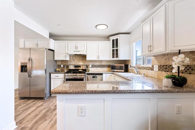 2418 W Lincoln St, Long Beach CA: https://media.crmls.org/mediaz/0f324561-853e-413f-8a61-d69402e87219.jpg