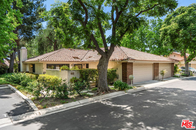 4042 Stoneriver Court, Westlake Village CA: https://media.crmls.org/mediaz/0f324c8a-ca52-4120-a873-d7a111b874a2.jpg