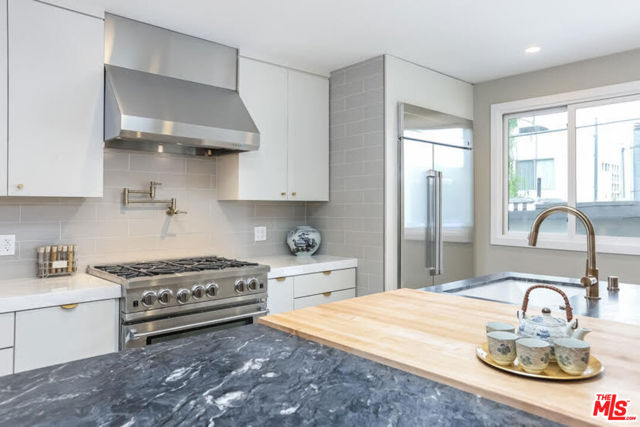 9016 Dicks Street, West Hollywood CA: https://media.crmls.org/mediaz/0f32a539-0fc1-437e-b0f7-c3b106ce9c85.jpg