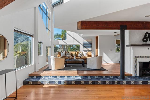 2506 Via Merano, Del Mar CA: https://media.crmls.org/mediaz/0f32b22a-7414-4809-952a-a11f26e03c4e.jpg