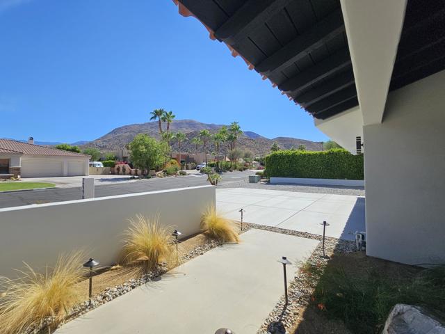 72278 Barbara Drive, Rancho Mirage CA: https://media.crmls.org/mediaz/0f32c151-8b7f-4e46-b2df-a4befeb9c40a.jpg