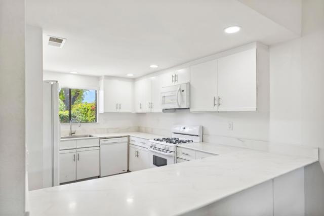 1254 Tiffany Circle N Circle, Palm Springs CA: https://media.crmls.org/mediaz/0f32f5de-1140-4886-bbd6-4378f9eefe9d.jpg