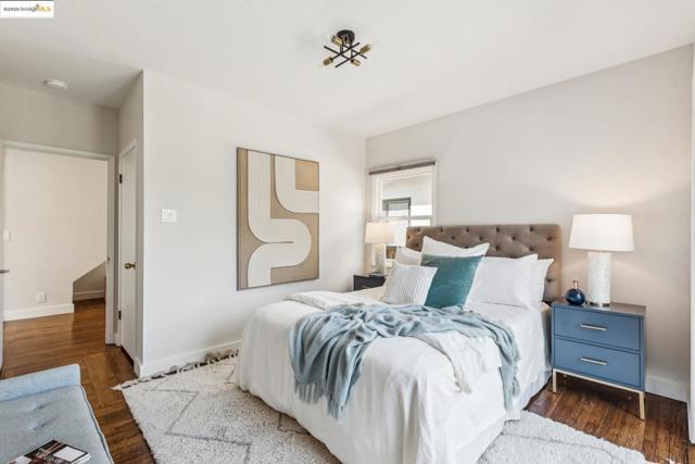 1026 Court St, Alameda CA: https://media.crmls.org/mediaz/0f3338cc-cfb2-4d7c-9f0a-b32577f06700.jpg