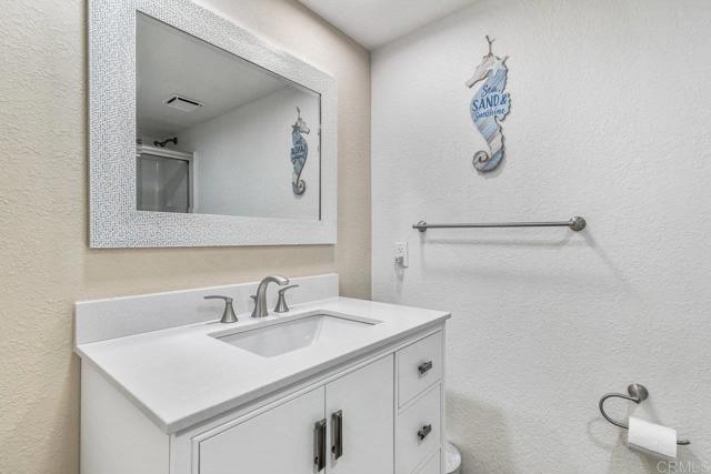 230 W Laurel Street, San Diego CA: https://media.crmls.org/mediaz/0f339d46-7aa6-4ea7-8350-263d366c40e7.jpg
