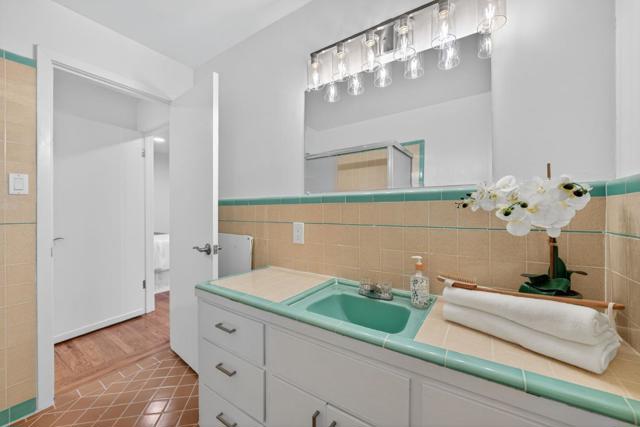 72 Cresta Vista Drive, San Francisco CA: https://media.crmls.org/mediaz/0f33c310-6830-4413-80b8-ce17a3a06b80.jpg