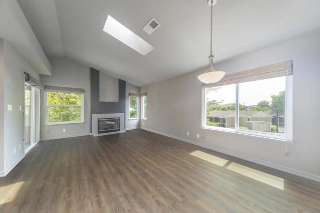 230 Amesport, Half Moon Bay CA: https://media.crmls.org/mediaz/0f33cad0-d763-451d-b570-7a6362dfd707.jpg