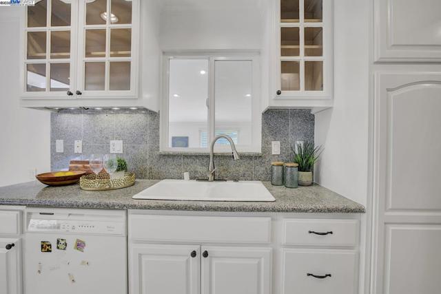 41025 Pajaro Dr, Fremont CA: https://media.crmls.org/mediaz/0f33edee-e019-4934-8638-596f6b6ba2b2.jpg