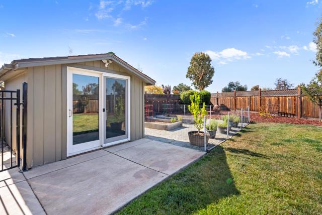 60 Dots Circle, Hollister CA: https://media.crmls.org/mediaz/0f3465f3-0095-4d36-9efb-74a537f9811a.jpg
