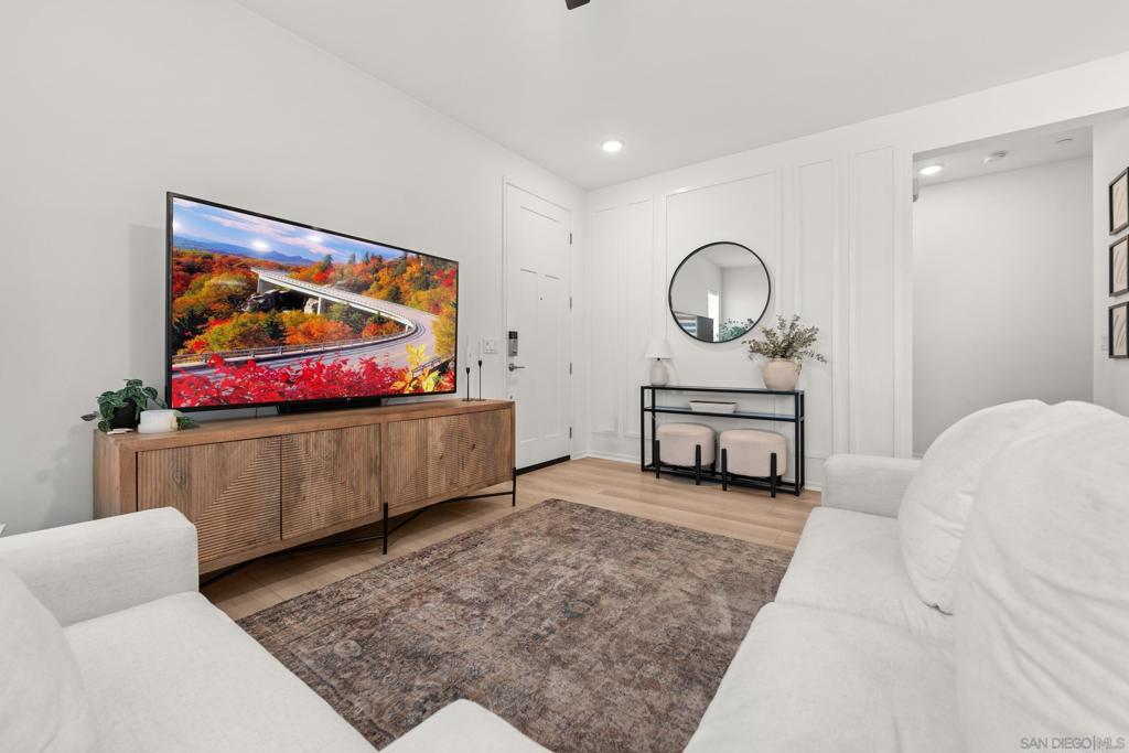 MLS #250034988SD img 3