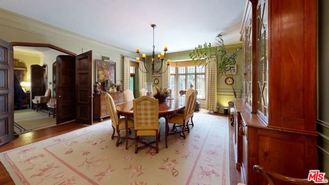 570 S Mapleton Drive, Los Angeles CA: https://media.crmls.org/mediaz/0f35666a-6d55-480b-88b7-6d524cb364bc.jpg