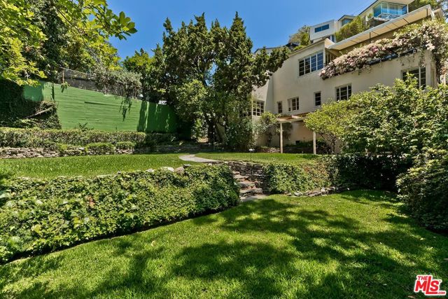 1591 Sunset Plaza Drive, Los Angeles CA: https://media.crmls.org/mediaz/0f37c37e-5aa8-4114-9d90-0245ae480af2.jpg
