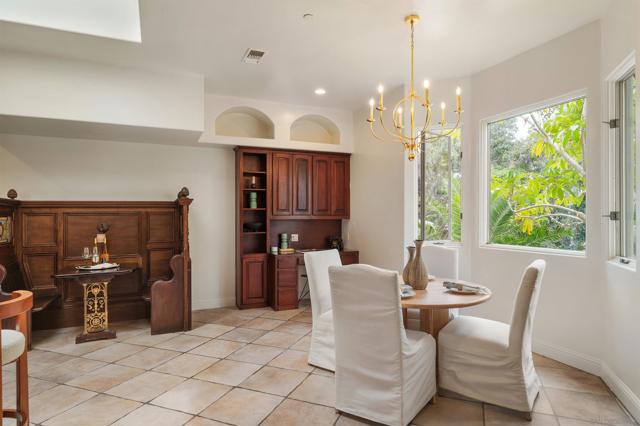 15718 Circo Diegueno, Rancho Santa Fe CA: https://media.crmls.org/mediaz/0f37f1dd-81c3-43af-8550-e150c8229154.jpg