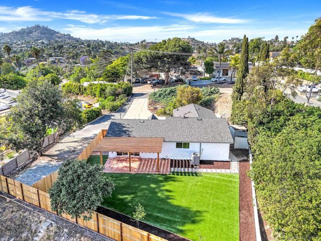 10183 Madrid Way, Spring Valley CA: https://media.crmls.org/mediaz/0f38fd7a-7e86-4373-bba5-da3dba2f6f21.jpg