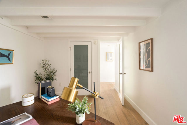 12366 Laurel Terrace Drive, Studio City CA: https://media.crmls.org/mediaz/0f3980a6-ddb8-4821-9453-933185464c7a.jpg